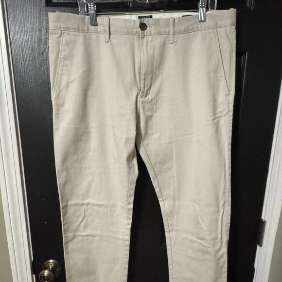Like New Mens J Crew Light Kahki Slim Cut Pants 35 x 32 - Picture 1 of 4